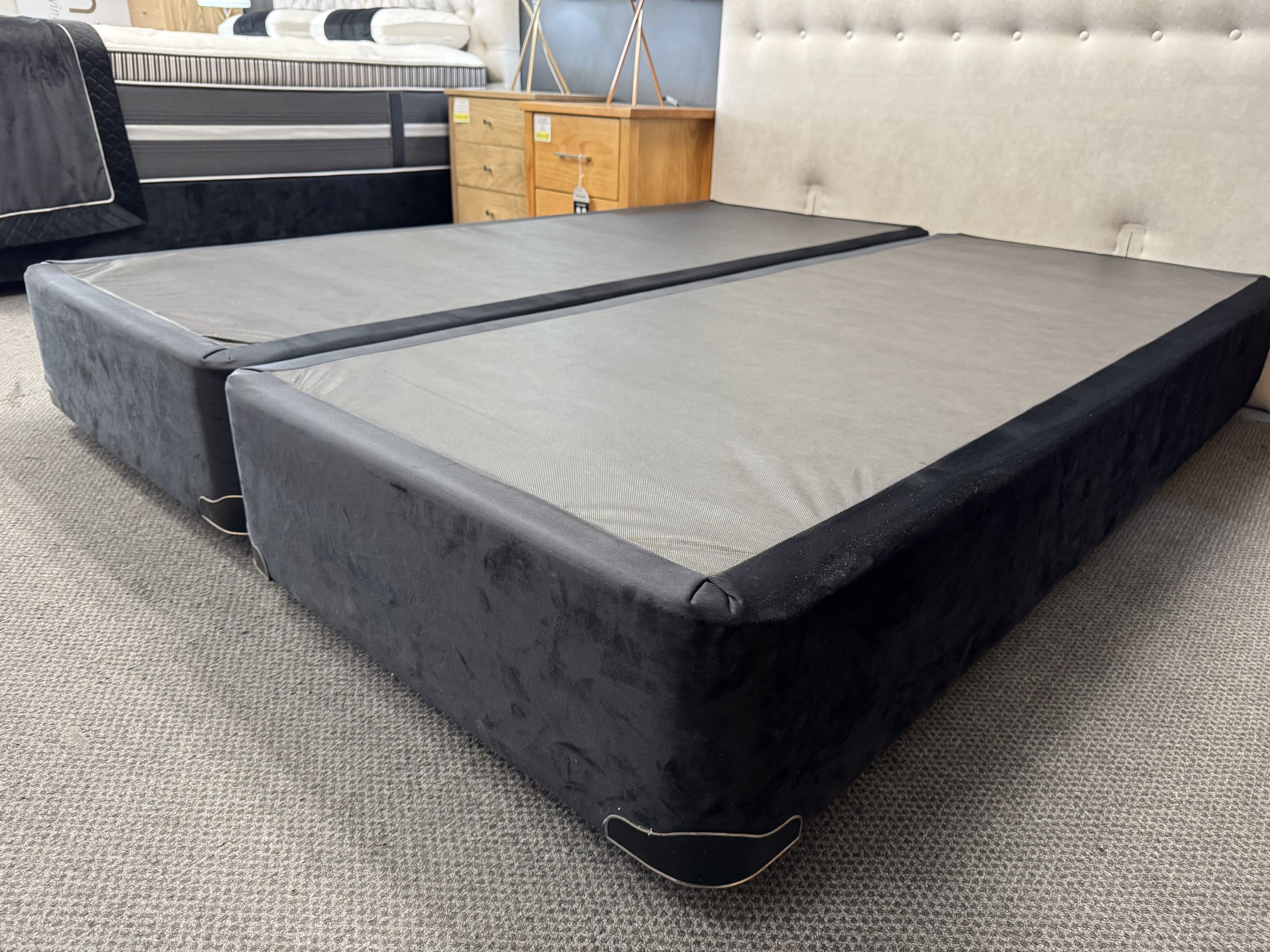 Beautyrest Black Velvet King Split Base