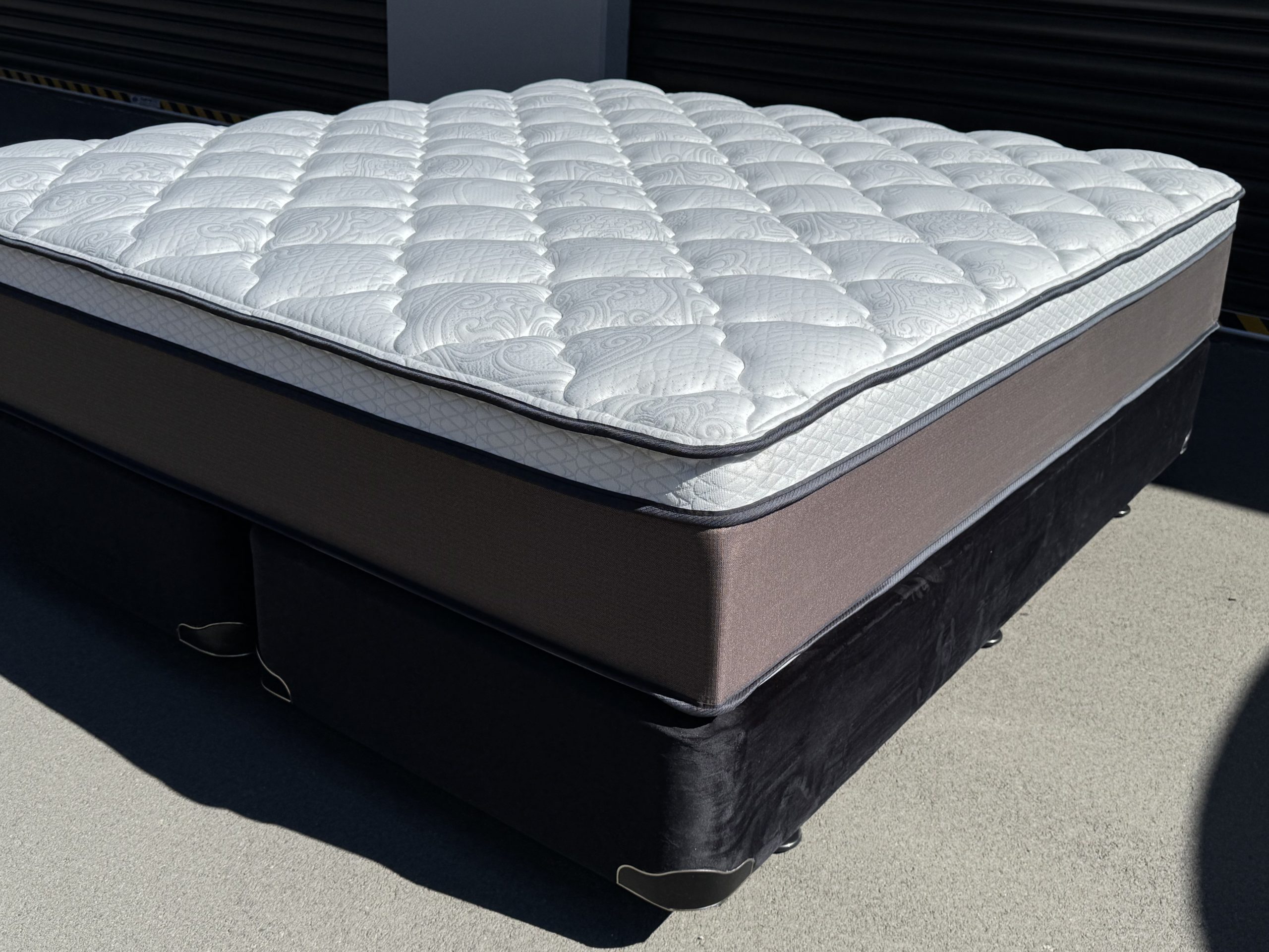 Beautyrest Plush Super King Mattress & Base #9