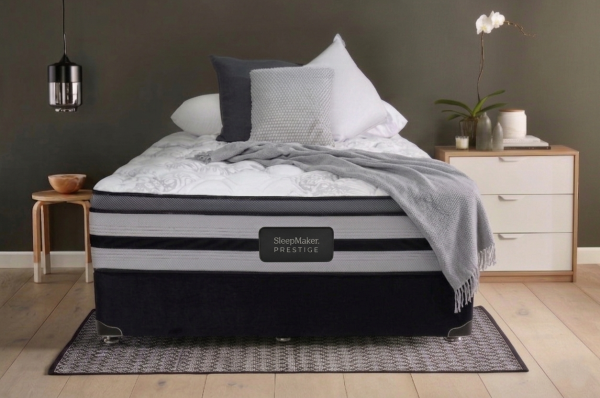 Bedroom setting - Prestige