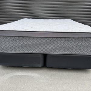 Sleepmaker Luxury King Mattress & Base
